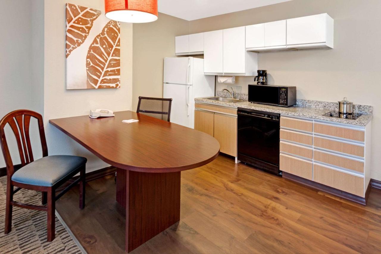 Mainstay Suites Detroit فارمنجتون هيلز المظهر الخارجي الصورة