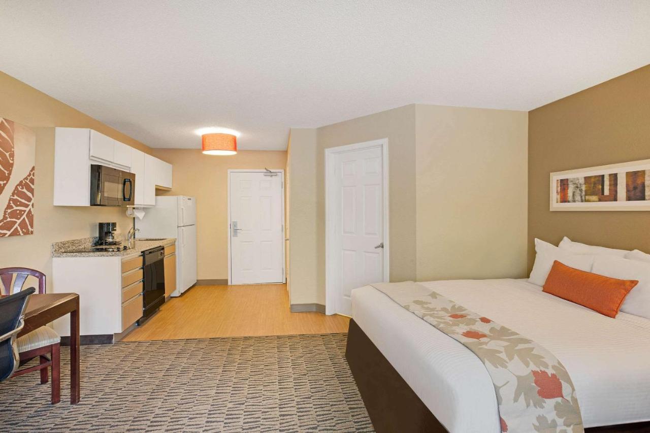 Mainstay Suites Detroit فارمنجتون هيلز المظهر الخارجي الصورة