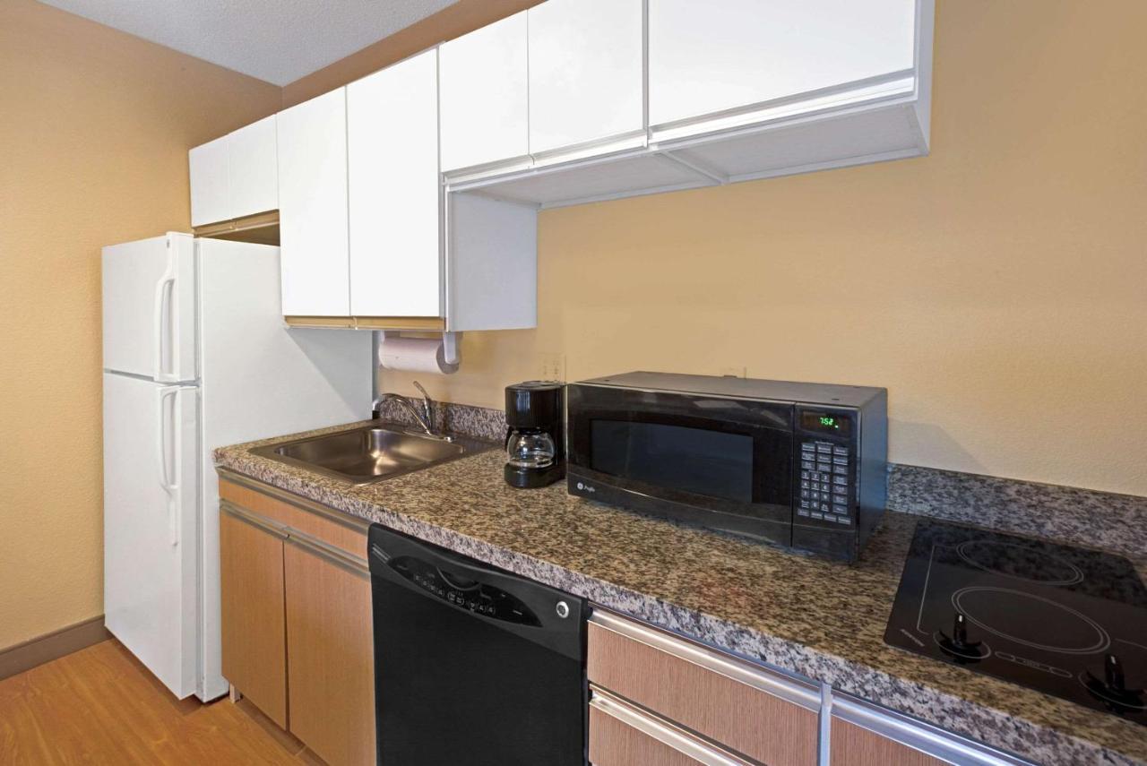 Mainstay Suites Detroit فارمنجتون هيلز المظهر الخارجي الصورة