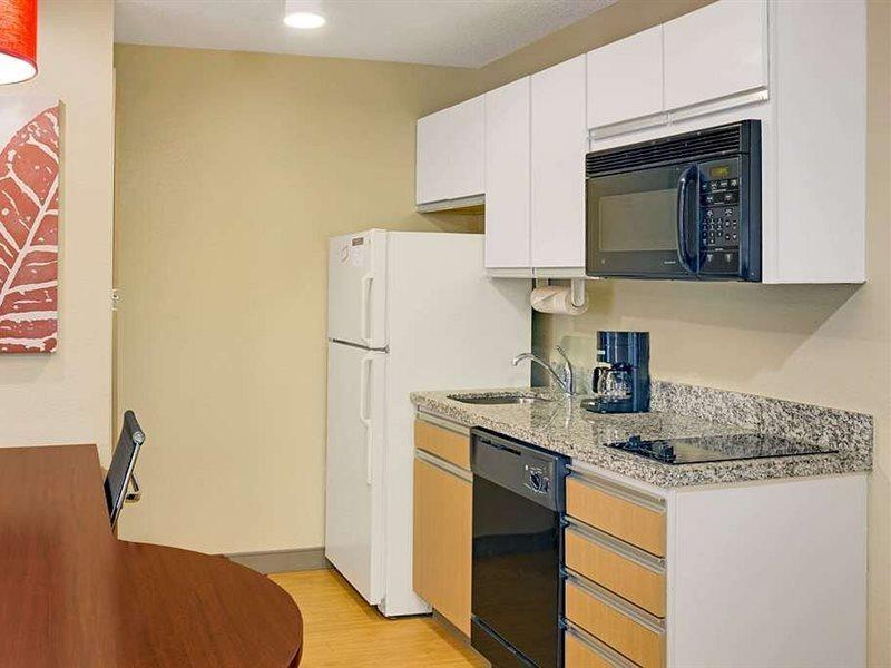Mainstay Suites Detroit فارمنجتون هيلز المظهر الخارجي الصورة